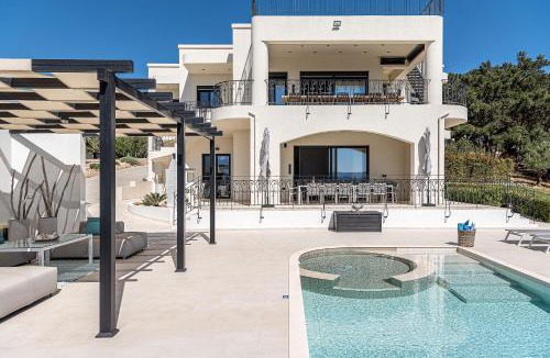 Polemarchi Villa | Luxury Apartment with private Heated pool