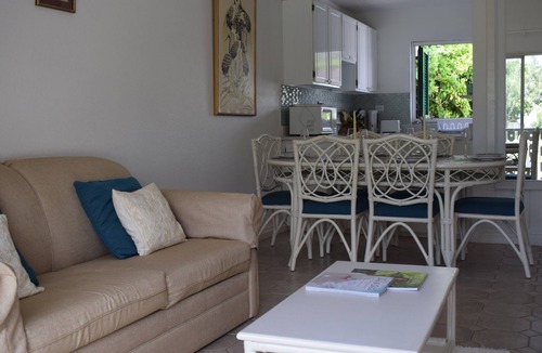 Rendezvous Apartment | Luxury apartment with views of 4th green and pool