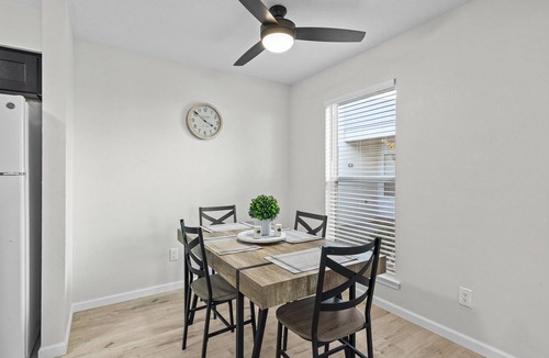Northeast Heights Apartment | Luxury Apt at the Base of the Sandia Mountains near Breweries, Hiking, Biking