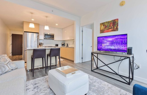 West End Apartment | Luxury Apt Downtown with Pool