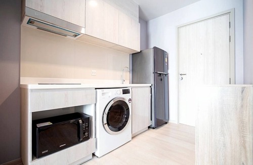 Nana Condo | Luxury Apt. Free Pickup Siam/Central Embassy 无边泳池