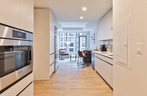 Seaport District Apartment | Luxury Apt Heart of Seaport Walk Downtown