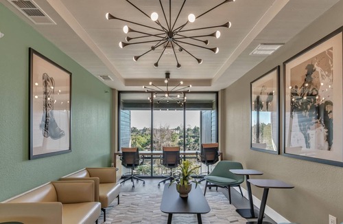 Spring Apartment | Luxury Apt, King Bed, Parking, Community Pool, Fitness Center, Outdoor Amenities