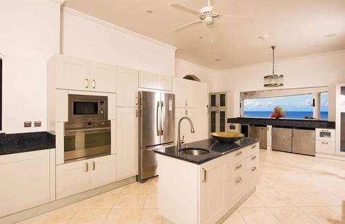 Lancaster Villa | Luxury Art Filled Villa with Pool and Ocean Views - Martello House (6 bed)