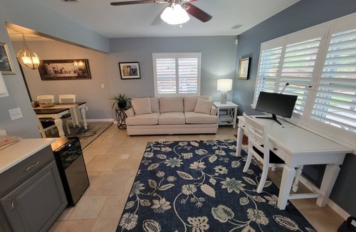 Gulf Gate Woods House | Luxury Backyard Pool Oasis for the Golf Enthusiast.Minutes to Seista Key 3BR