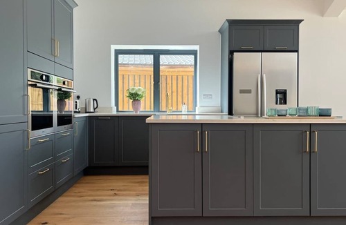 Frome Apartment | Luxury Barn Complex -Hot Tub- Orchardleigh, Frome