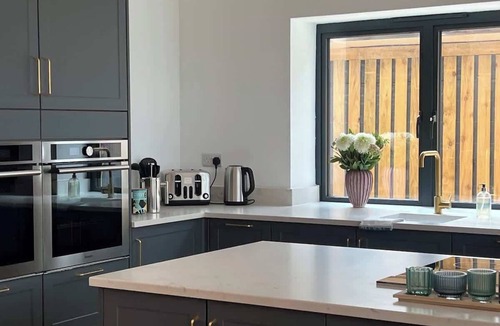 Frome Apartment | Luxury Barn Complex -Hot Tub- Orchardleigh, Frome