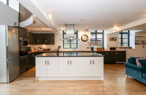 Little Cowarne House | Luxury Barn Conversion sleeps 11 in idyllic Herefordshire countryside