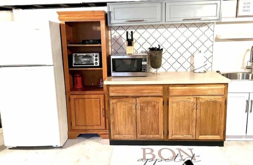 Ferguson House | Luxury Basement Studio Apartment with Private Entrance