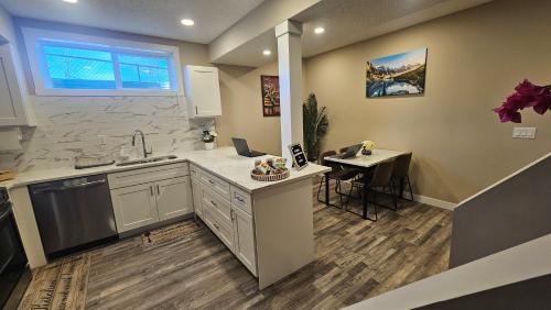 Northwest Calgary Apartment | Luxury Basement Suite with 2 Bedrooms, 2 Queen Beds, Free Wi-Fi, and Free Parking