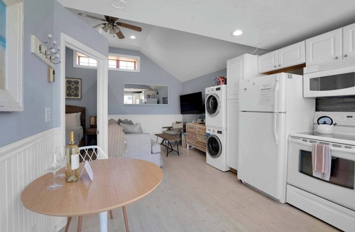 Wading River House | Luxury Beach Cottage Wineries, Shopping & The Hamptons