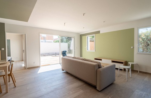 Biscarrosse Plage House | Luxury Beach House Near Surf Schools with A/C, Wi-Fi & Terrace – Sleeps 8, Cleaning Included