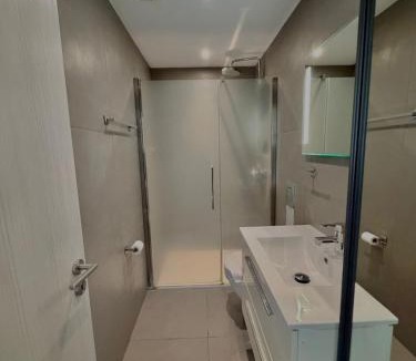 Potamos tis Germasogeias Apartment | Luxury Beach Front Flat Kyma 3