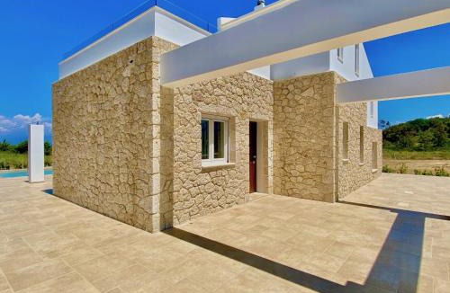 Roda Villa | Luxury Beach Villa DaNune with private pool by DadoVillas