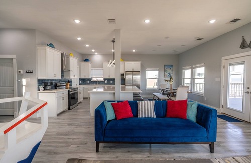 Surfside Beach House | Luxury | Beachfront | Family Fun | Sleeps 22