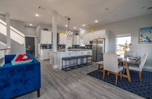 Surfside Beach House | Luxury | Beachfront | Family Fun | Sleeps 22