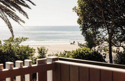 Parapara Apartment | Luxury Beachfront Apartment