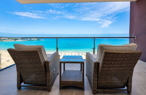 Salinas Condo | Luxury Beachfront Apartment in Chipipe – Stunning Views & Top Amenities 🌊🏖️