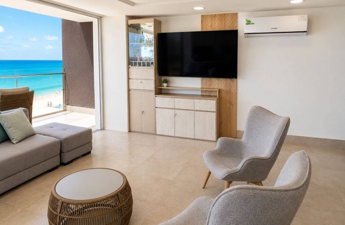 Salinas Condo | Luxury Beachfront Apartment in Chipipe – Stunning Views & Top Amenities 🌊🏖️