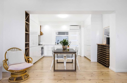 Henley Beach Apartment | Luxury Beachfront Retreat | Henley Beach Esplanade