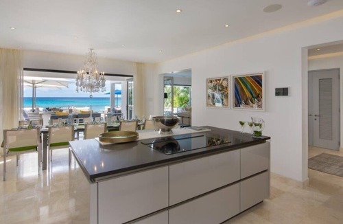 Fitts Village Villa | Luxury beachfront 5 bedroom villa
