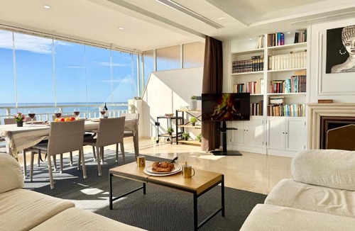 Fuengirola Apartment | Luxury Beachfront Bright & Spacious by TuriVida