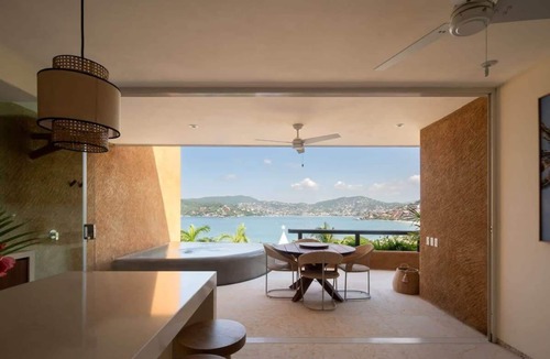 Playa Las Gatas Apartment | Luxury Beachfront Condo with Terrace Jacuzzi