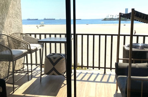 Alamitos Beach Condo | Luxury Beachfront Condo on the Sand. Close to everything.