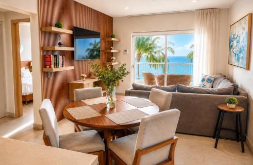 Flamingos Apartment | Luxury Beachfront Condo at Krystal Grand Resort - NEWLY REMODELED & NEWLY FURNISHED