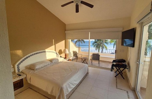 Ixtapa Apartment | Luxury Beachfront Condo at Iguana-Ixtapa