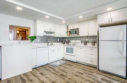 Punaluu Condo | Luxury Beachfront Condo with View