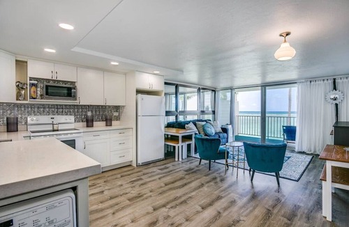 Punaluu Condo | Luxury Beachfront Condo with View