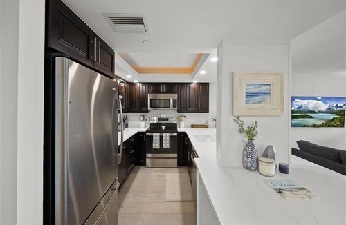 Park Shore Condo | Luxury Beachfront Condo on the 6th floor! - WS0602