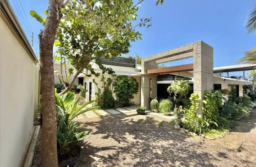 Puerto Colombia House | Luxury Beachfront House Steps from the Sea