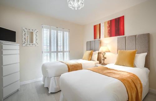 Eastbourne Apartment | LUXURY BEACHFRONT OUTSTANDING 2 bedroom APARTMENT