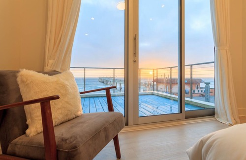 Sharp Park Condo | Luxury Beachfront Penthouse near SF (3)
