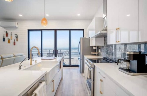 Freeport House | Luxury Beachfront Retreat w Gulf & Wetland Views - Game Room - 4 Decks-Sleeps 16