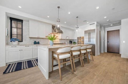 West Newport House | Luxury Beachfront Retreat - Spacious Rooftop Deck - Outdoor Kitchen