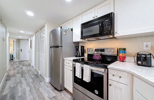 Belle Vista Condo | Luxury Beachfront │ Pool, Spa, BBQ + Parking