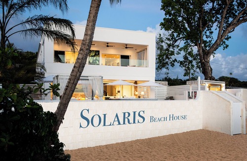 Reeds Bay Villa | Luxury Beachfront Villa - Cook & Housekeeper included