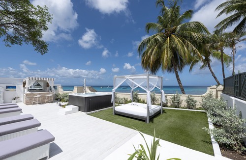Lower Carlton Villa | Luxury Beachfront Villa - Cook & Housekeeper included