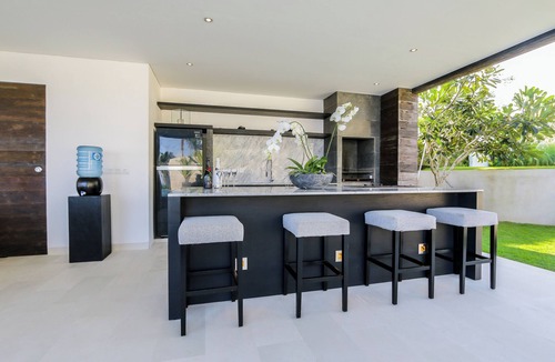 Cemagi Villa | Luxury Beachfront Villa in Bali on 3000 sqm Estate-Beach Club & 2 Pools- Canggu
