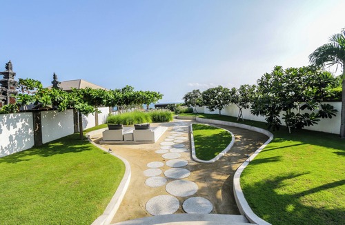 Cemagi Villa | Luxury Beachfront Villa in Bali on 3000 sqm Estate-Beach Club & 2 Pools- Canggu