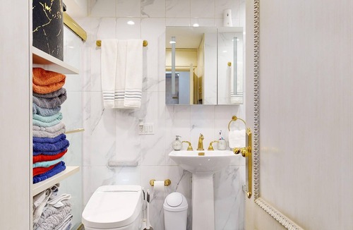 Brighton Beach Apartment | Luxury Beachside Stay In Coney Island 30 Min Subway Ride Into Times Square