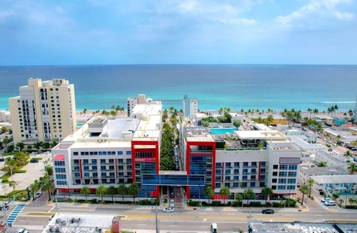 Hollywood Condo | Luxury Beachside Studio w/Rooftop Pool - CS31