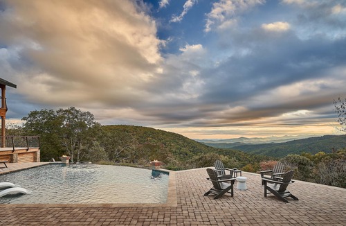Blowing Rock Villa | Luxury Blowing Rock Villa minutes from Downtown w/Infinity Pool & Mtn. Views
