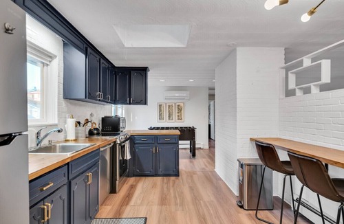 Framingham House | Luxury Boston Ranch –Sleeps 8|Pet+|Private pool