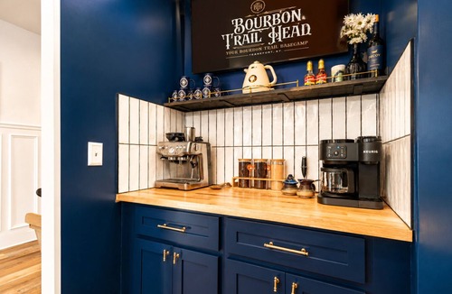 Frankfort House | Luxury Bourbon Trail Retreat-Speakeasy, Hot Tub, Sauna, Dogs OK, EV, Sleeps 12