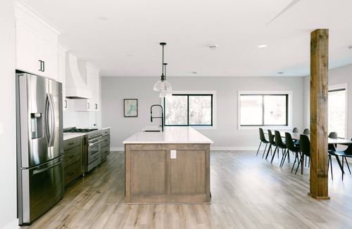 Brainerd House | Luxury Brainerd Sandy Beach Lake Cabin - Sleeps up to 17!