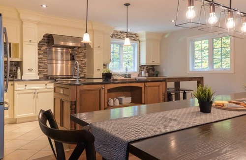 St-Adolphe-d'Howard Ski Chalet | Luxury chalet retreat Wood fire, Hot Tub & Sauna